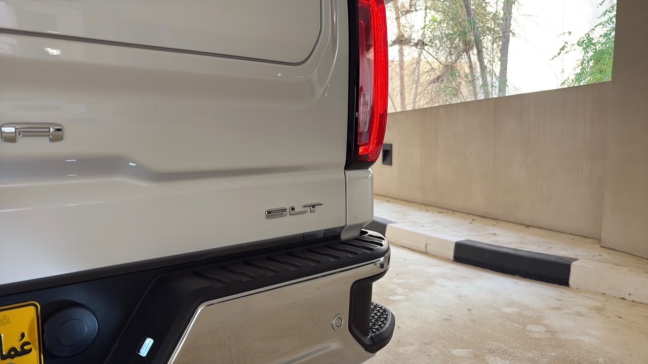 Car Image 2022 GMC SIERRA SLT