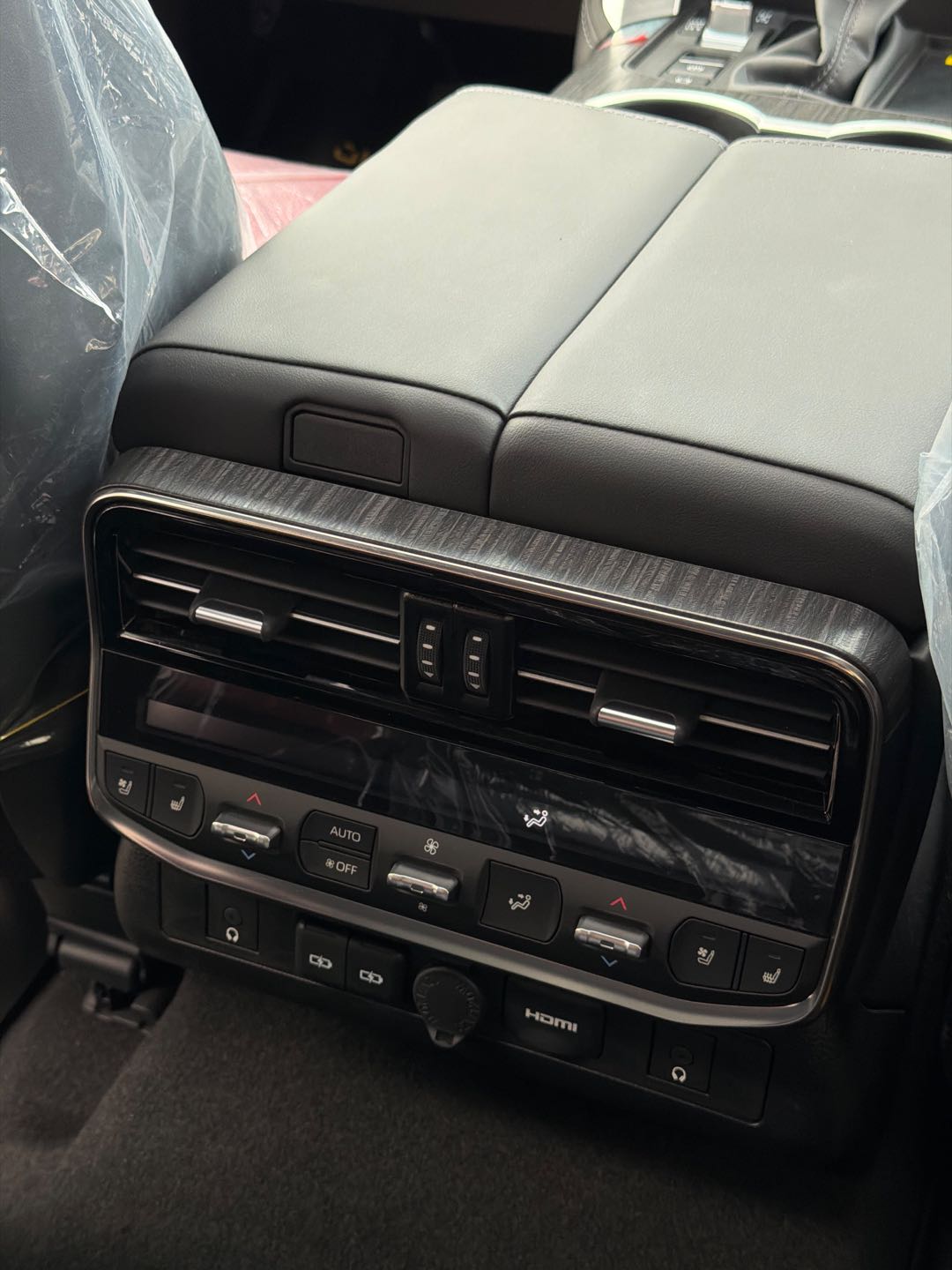 Car Image 2026 TOYOTA LAND CRUISER VX.R