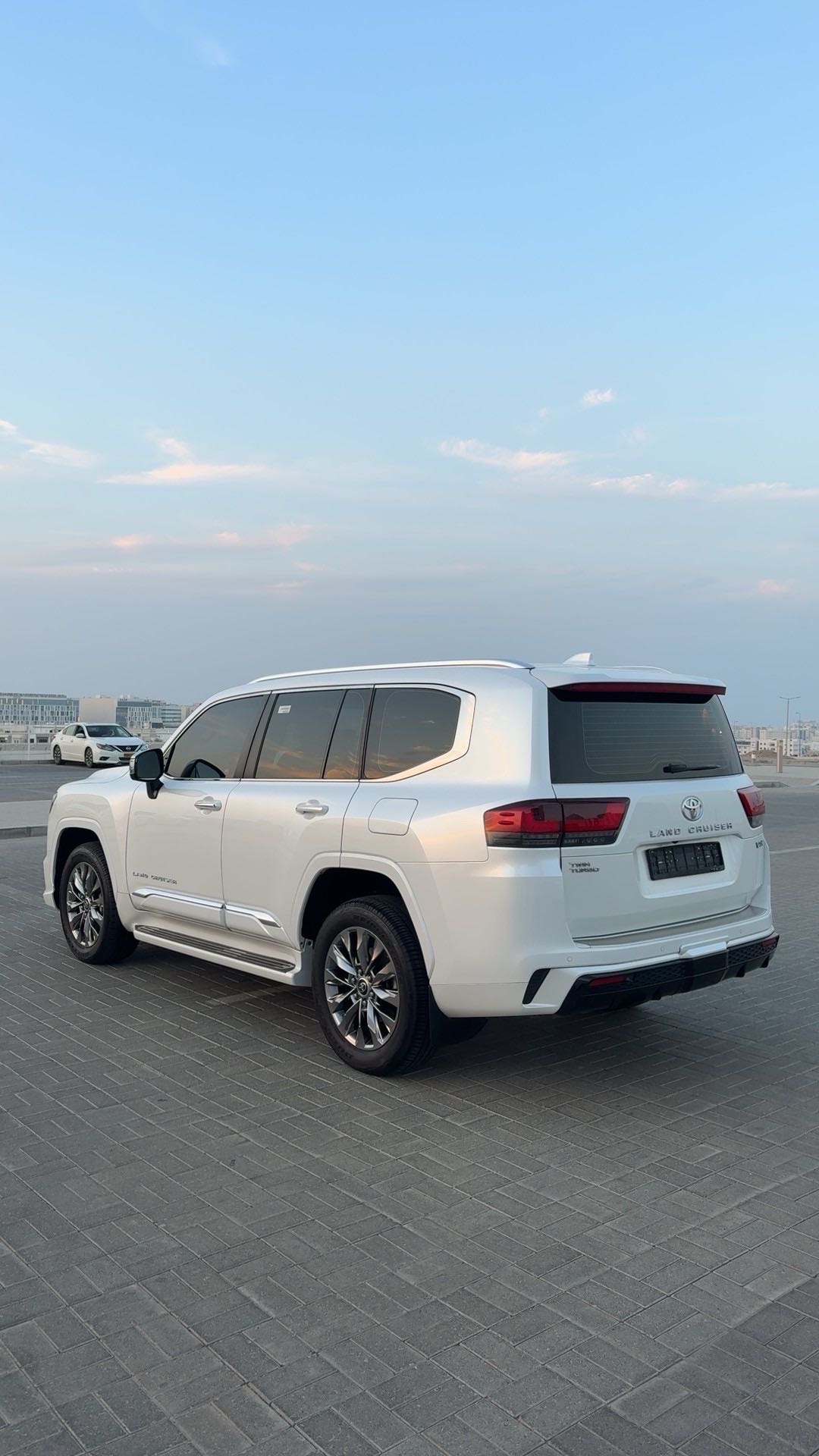 Car Image 2025 TOYOTA LAND CRUISER VX.R