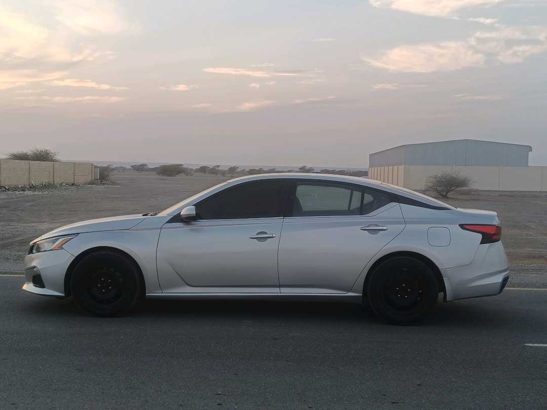 Car Image 2020 NISSAN ALTIMA SV