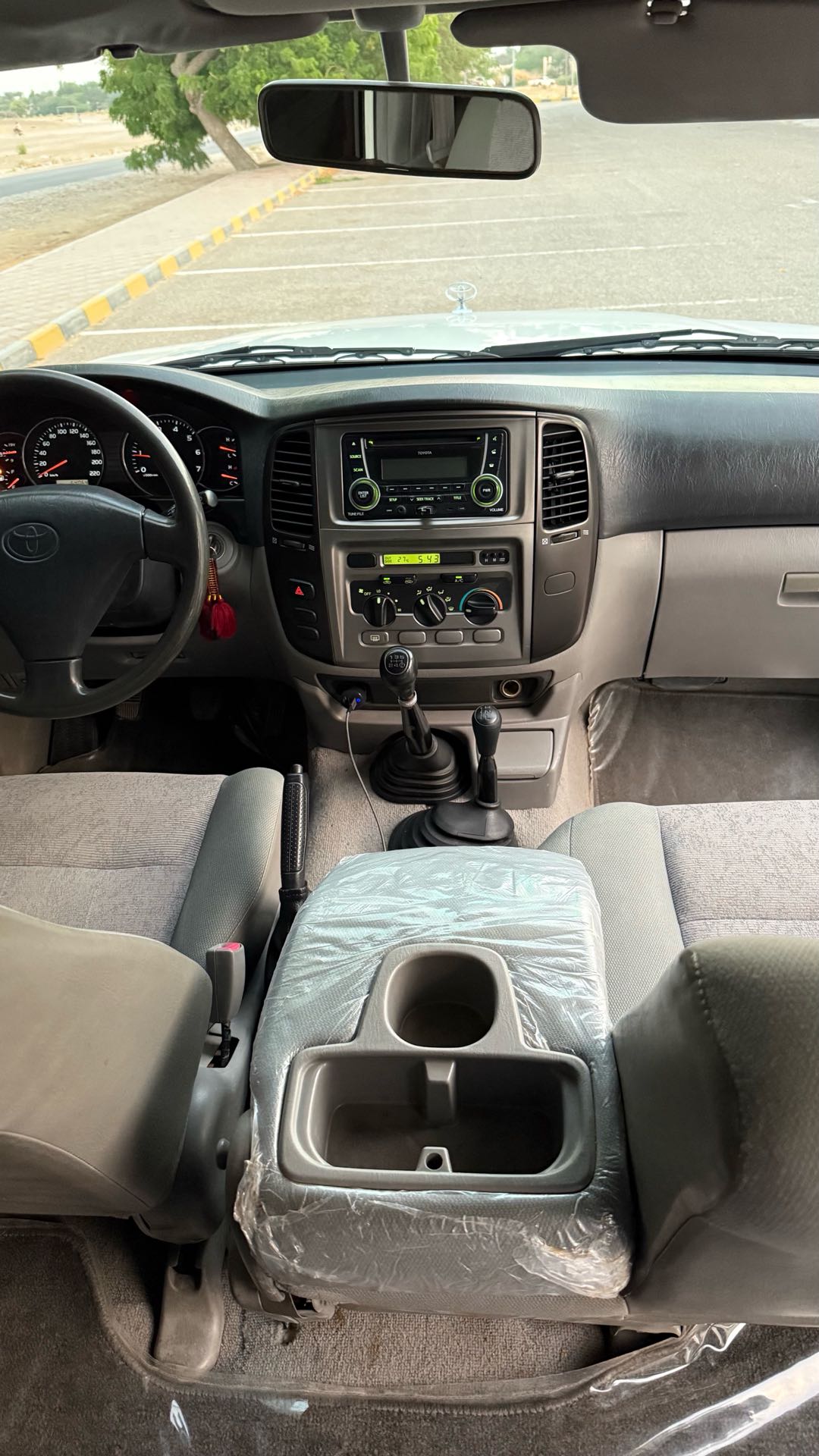 Car Image 2005 TOYOTA LAND CRUISER G