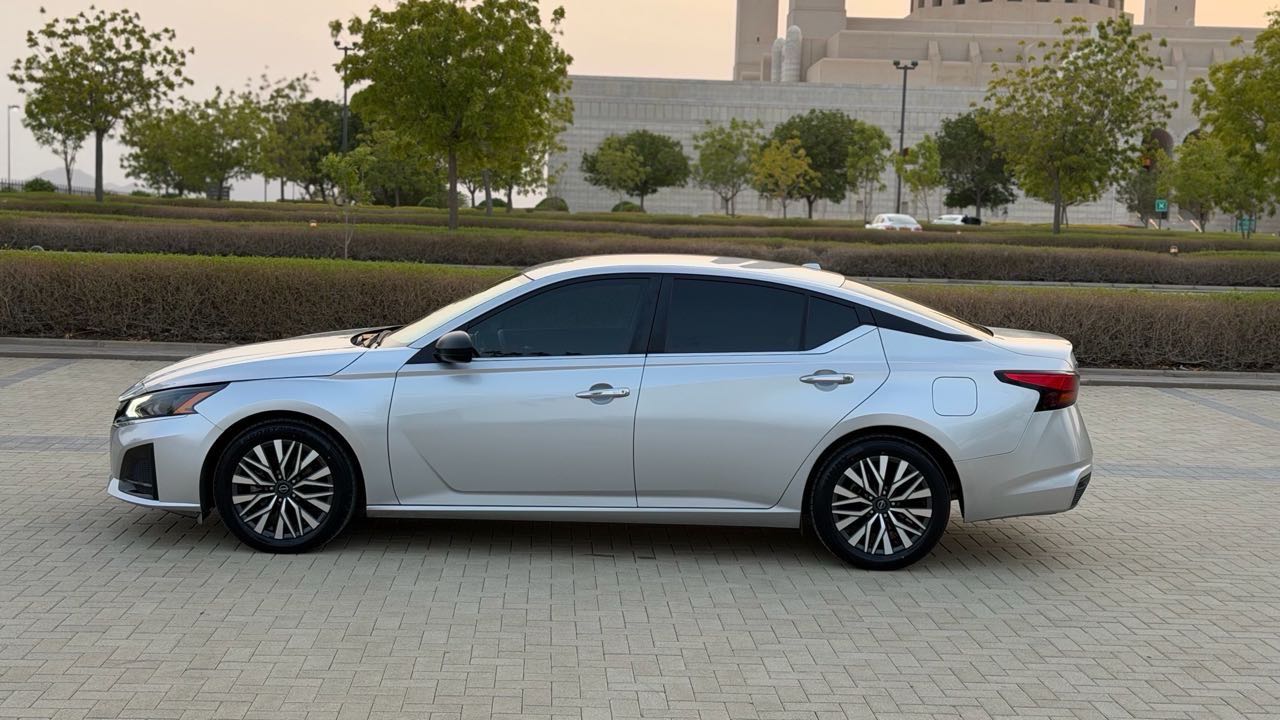Car Image 2024 NISSAN ALTIMA SV