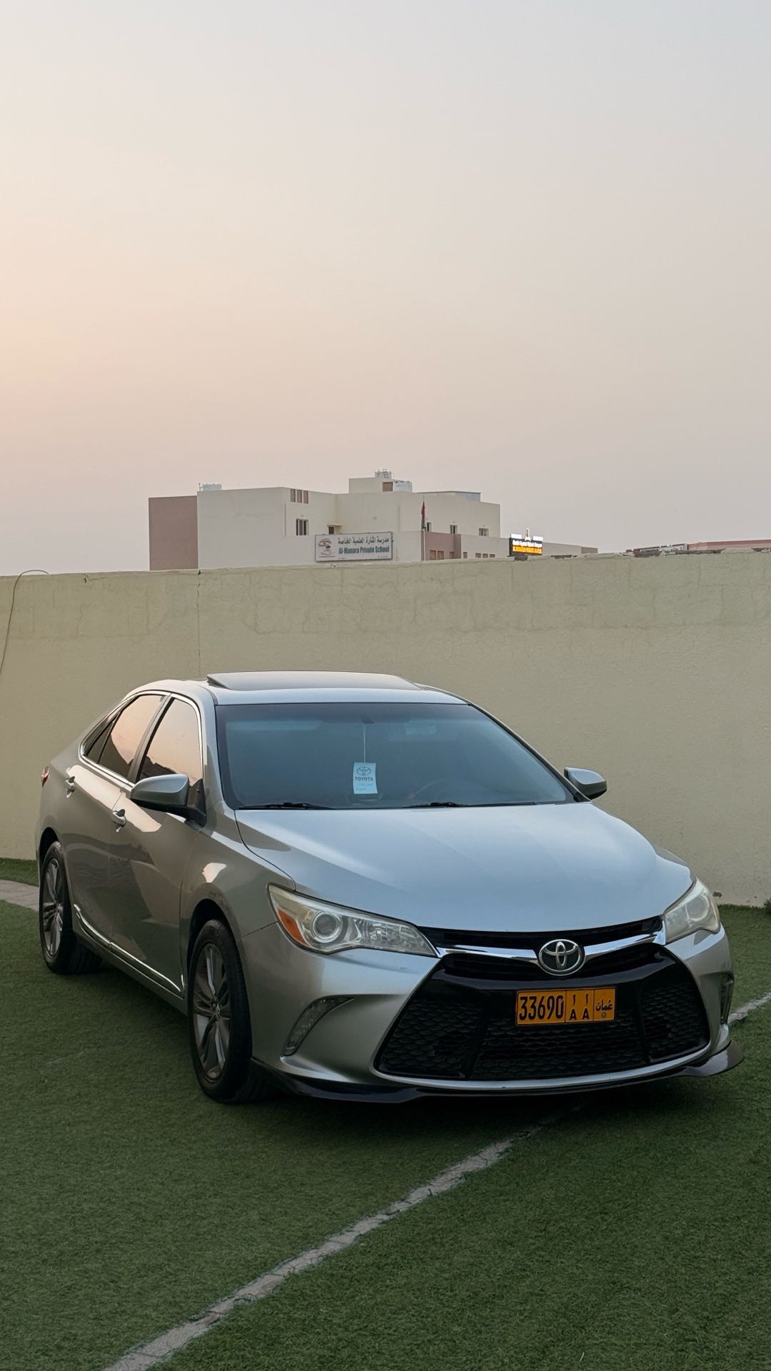 Car Image 2015 TOYOTA CAMRY SE