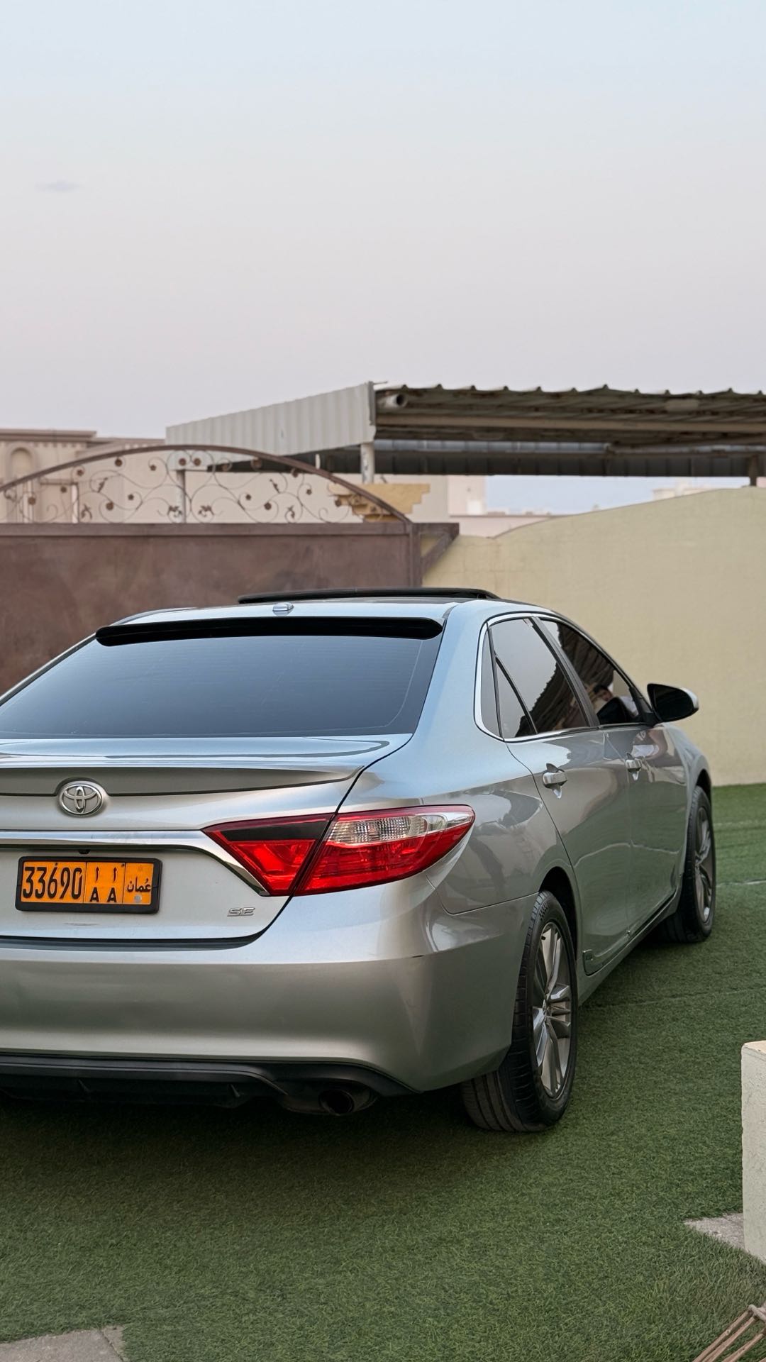 Car Image 2015 TOYOTA CAMRY SE