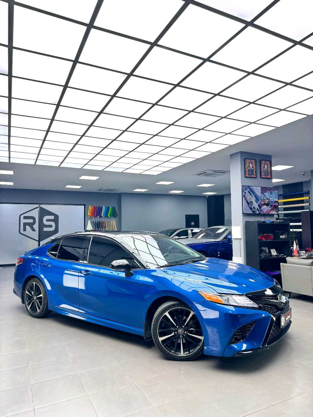 Car Image 2018 TOYOTA CAMRY XSE