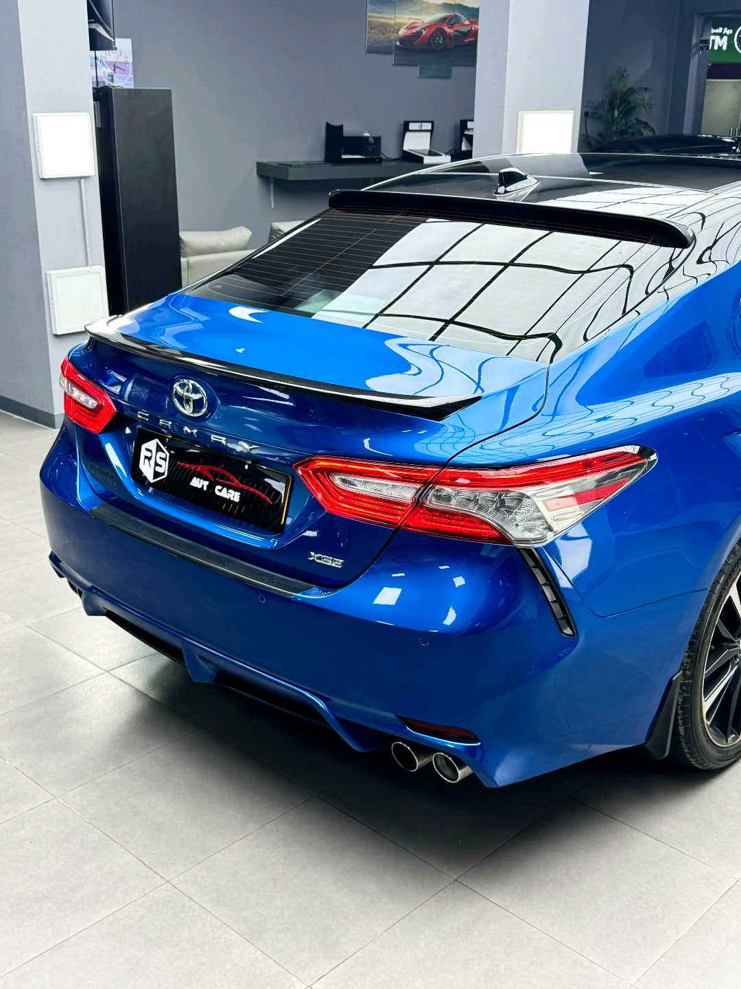 Car Image 2018 TOYOTA CAMRY XSE