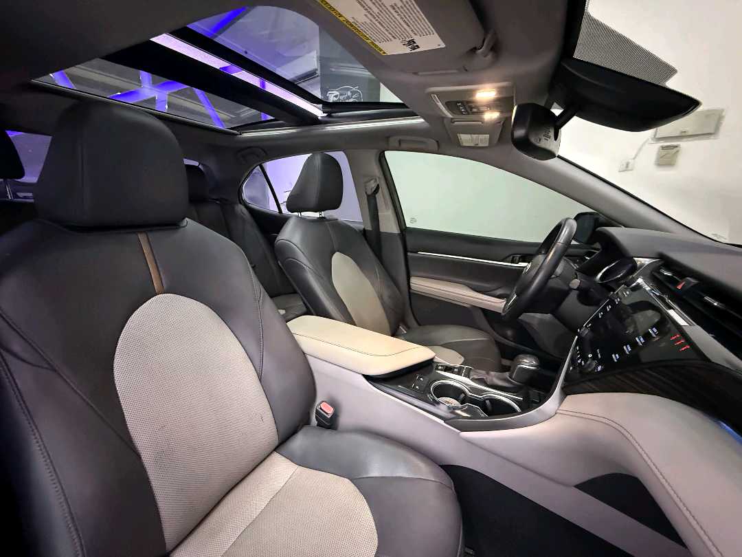 Car Image 2020 TOYOTA CAMRY XLE
