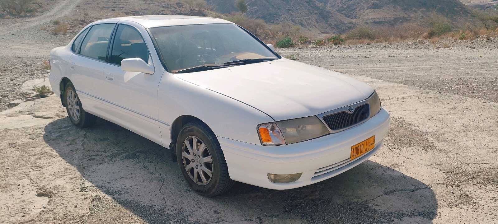 Car Image 1998 TOYOTA AVALON 