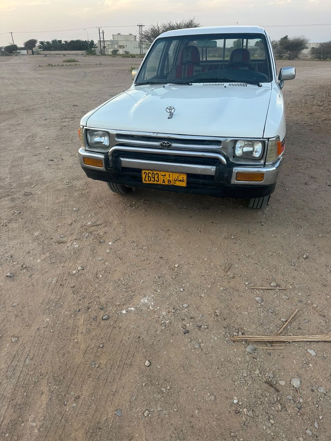 Car Image 1990 TOYOTA HILUX 