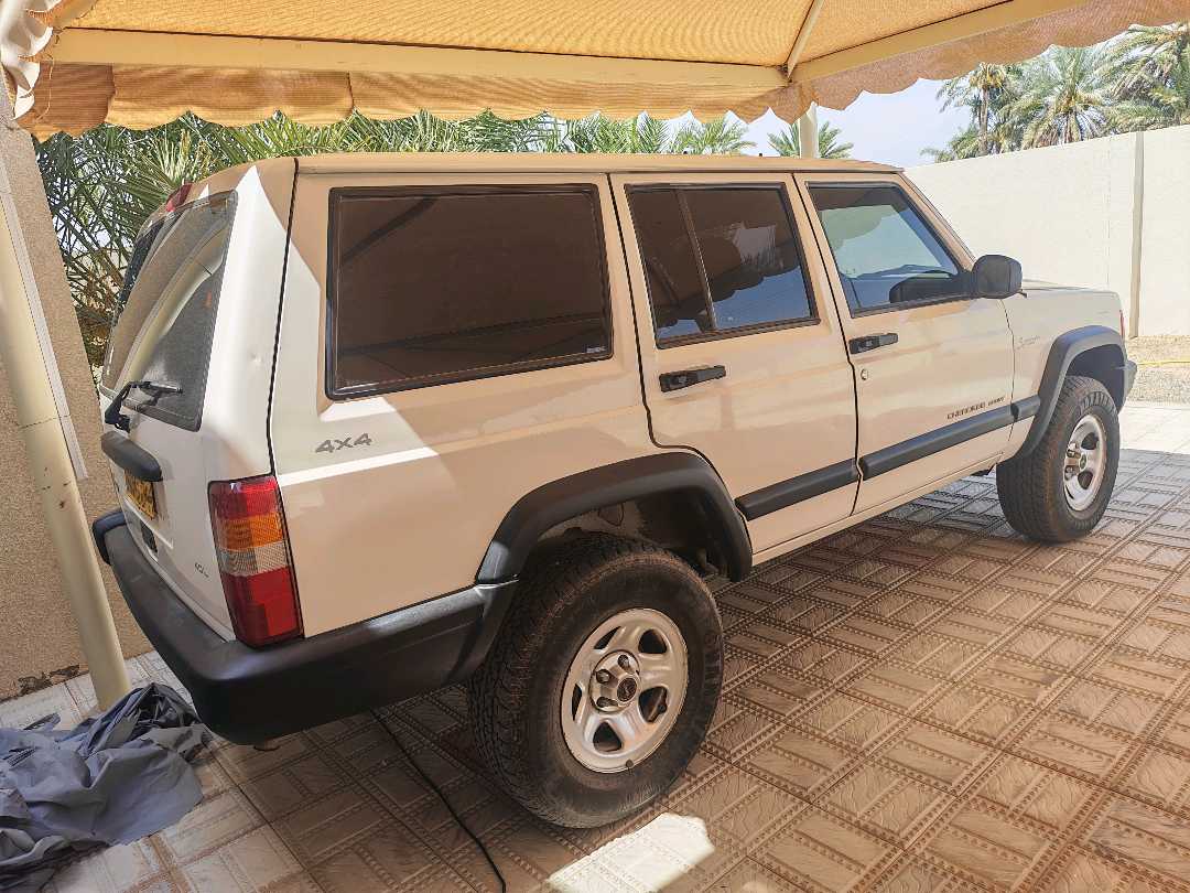 Car Image 1999 JEEP CHEROKEE 