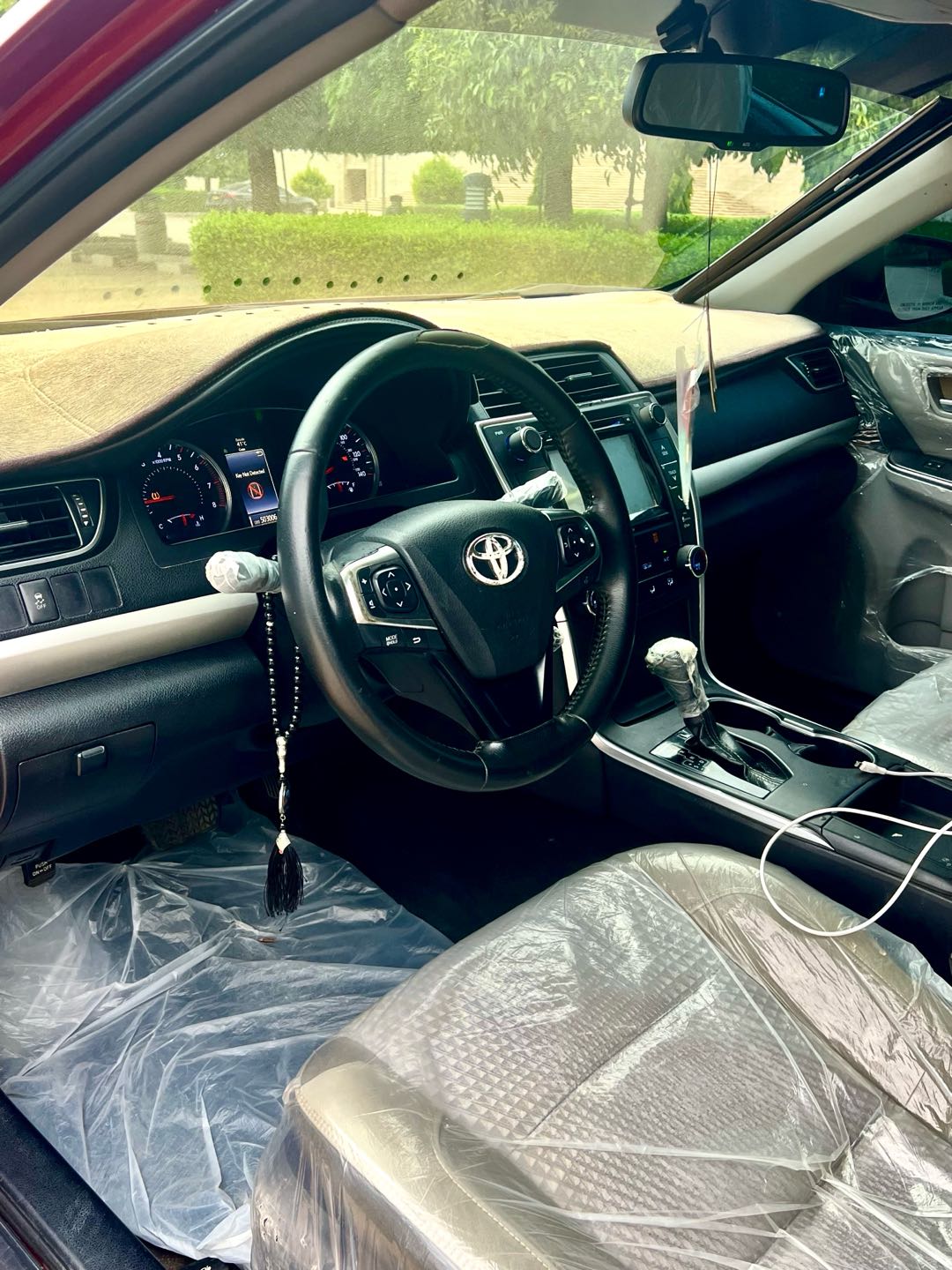 Car Image 2015 TOYOTA CAMRY SE