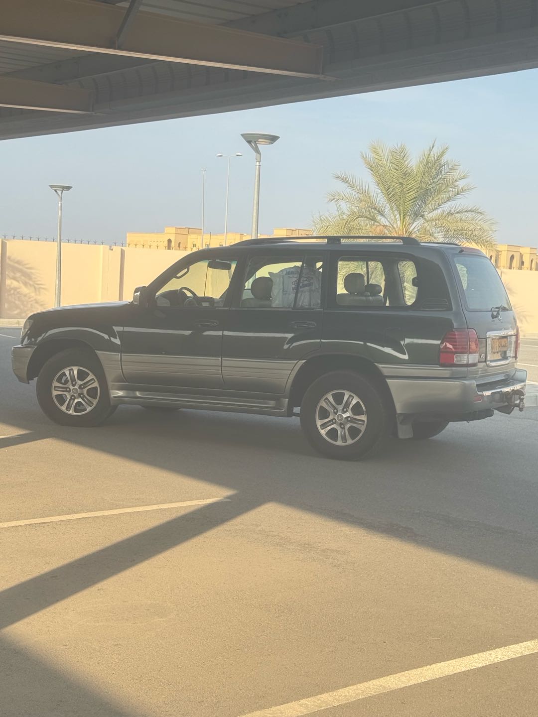 Car Image 1998 LEXUS LX 470