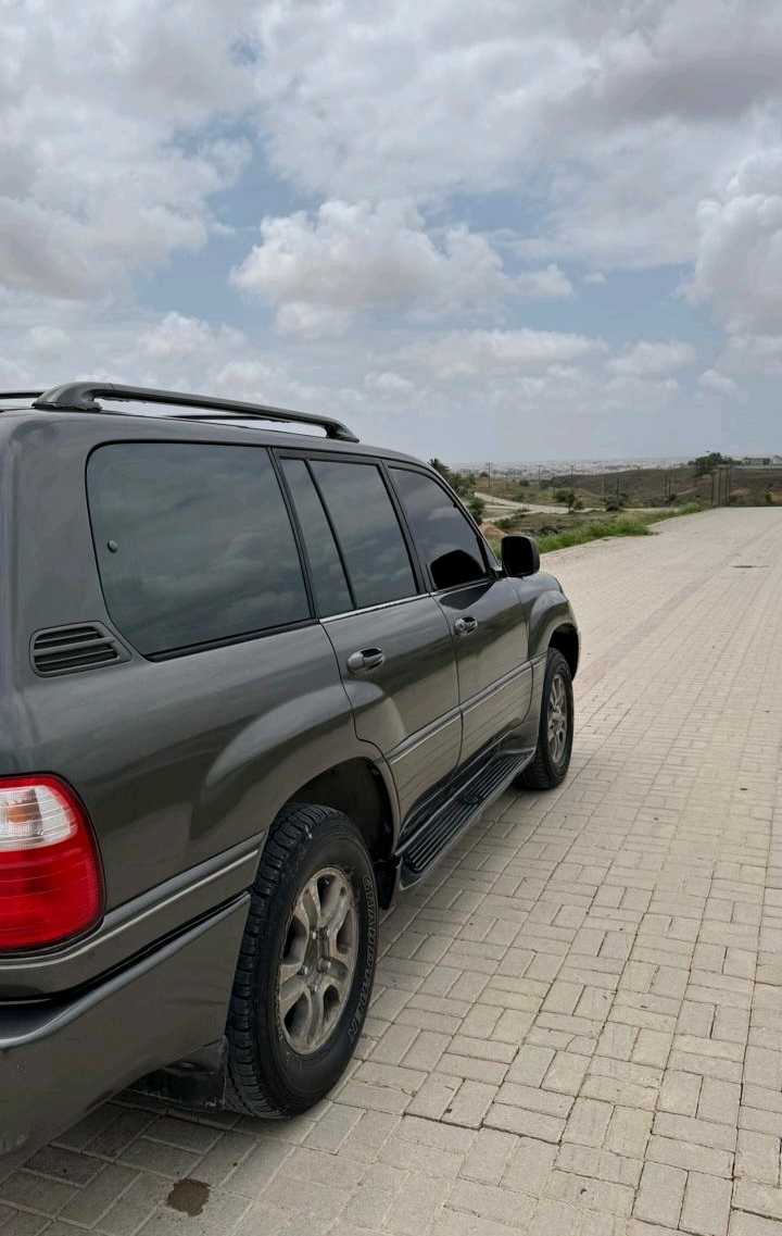Car Image 1999 LEXUS LX 470