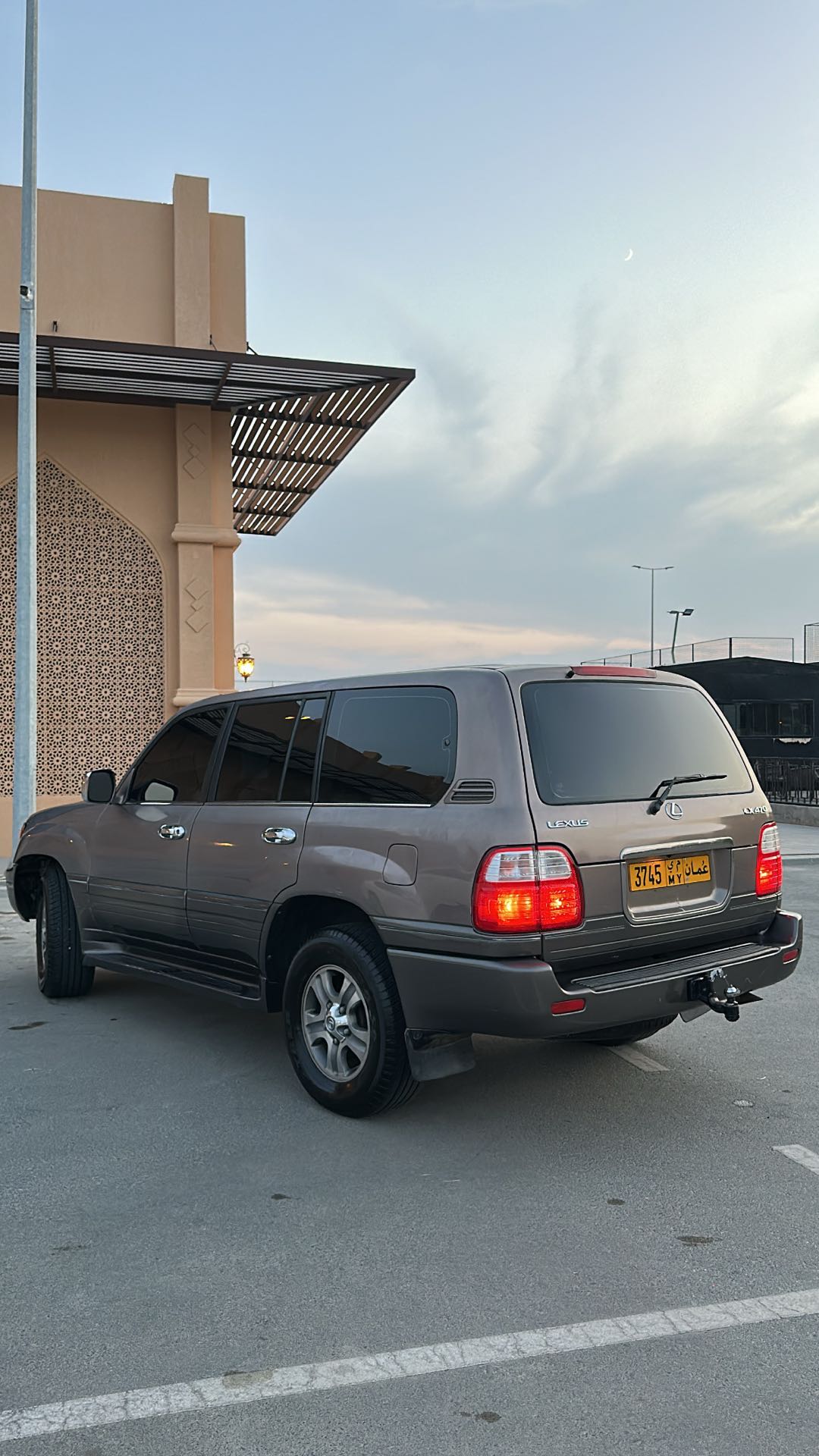 Car Image 1998 LEXUS LX 470