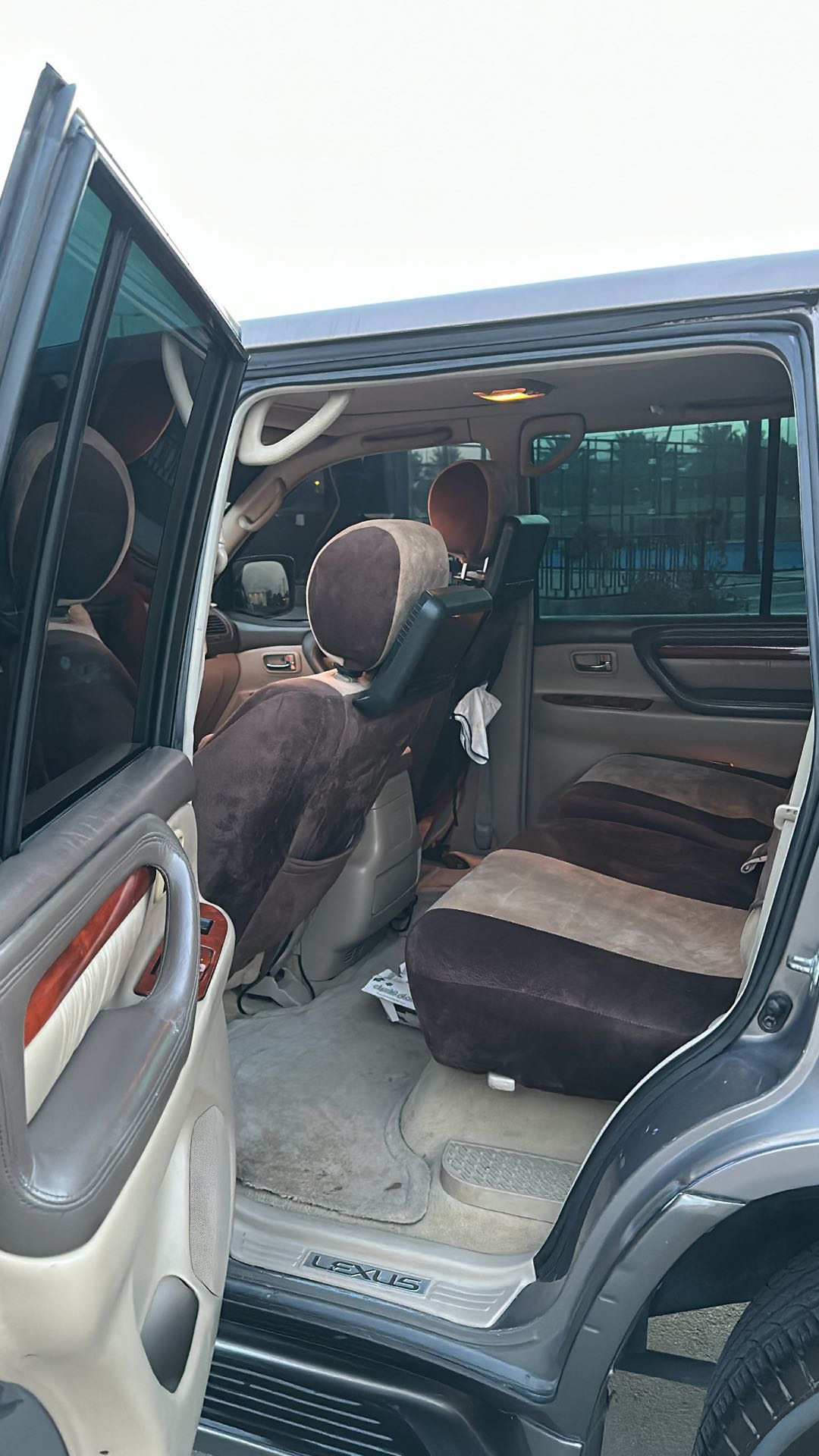 Car Image 1998 LEXUS LX 470