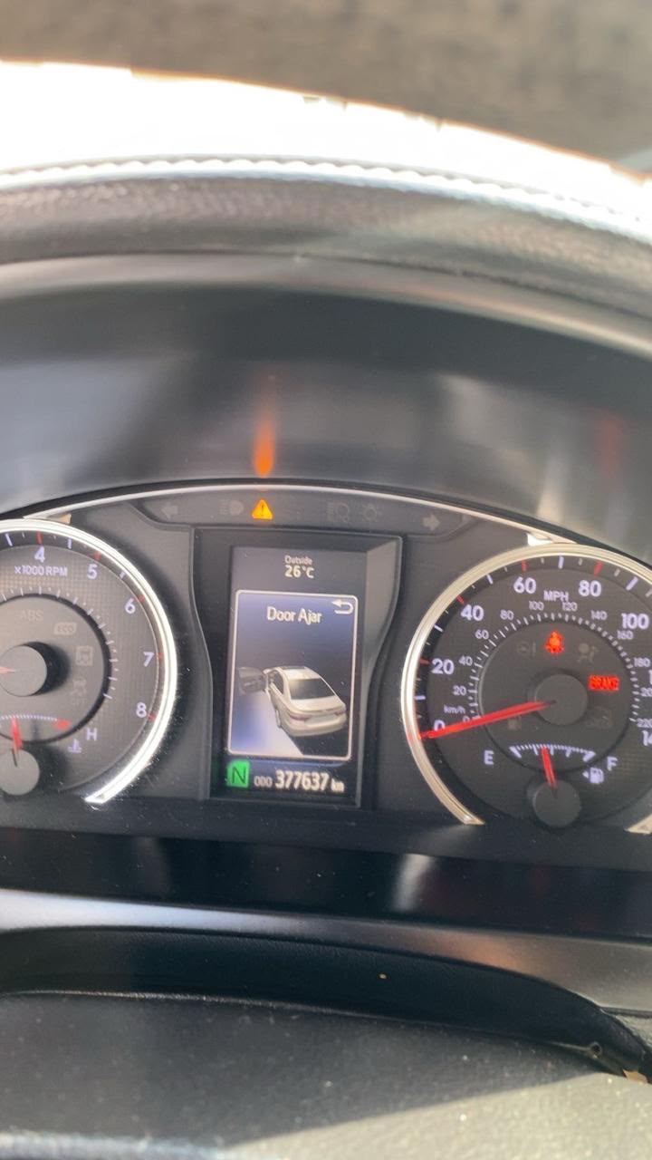 Car Image 2017 TOYOTA CAMRY LE