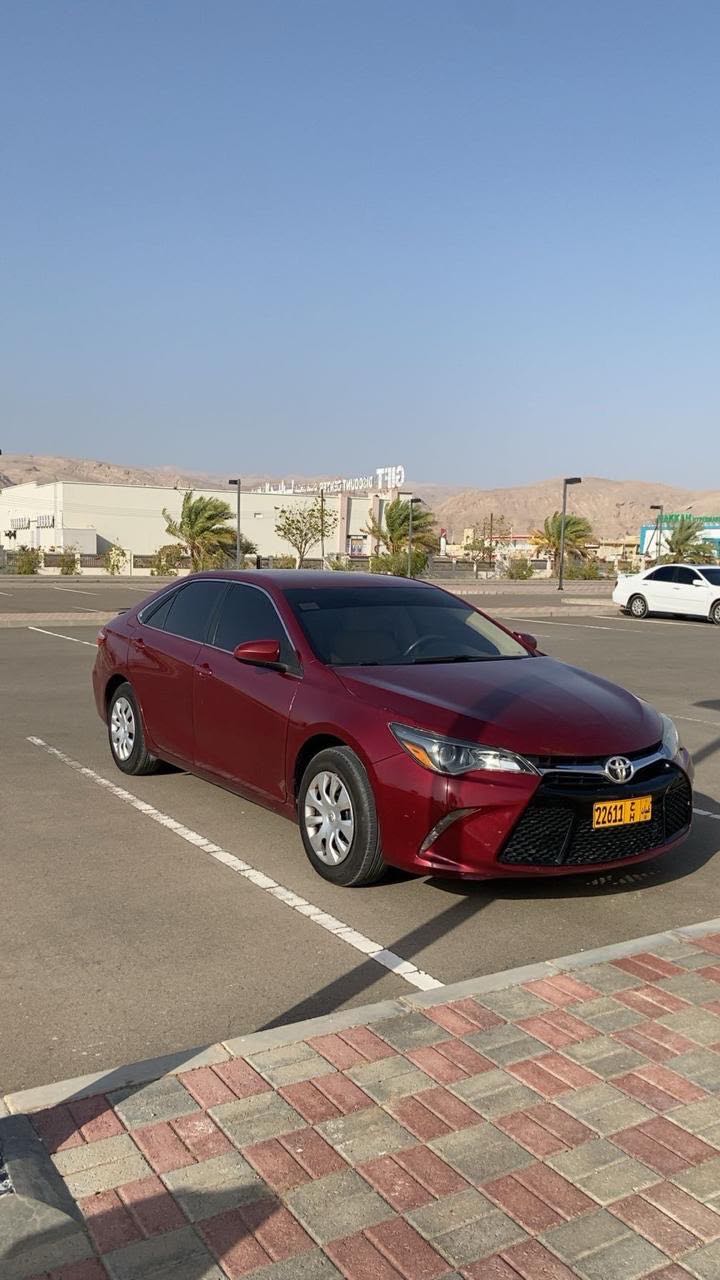 Car Image 2017 TOYOTA CAMRY LE