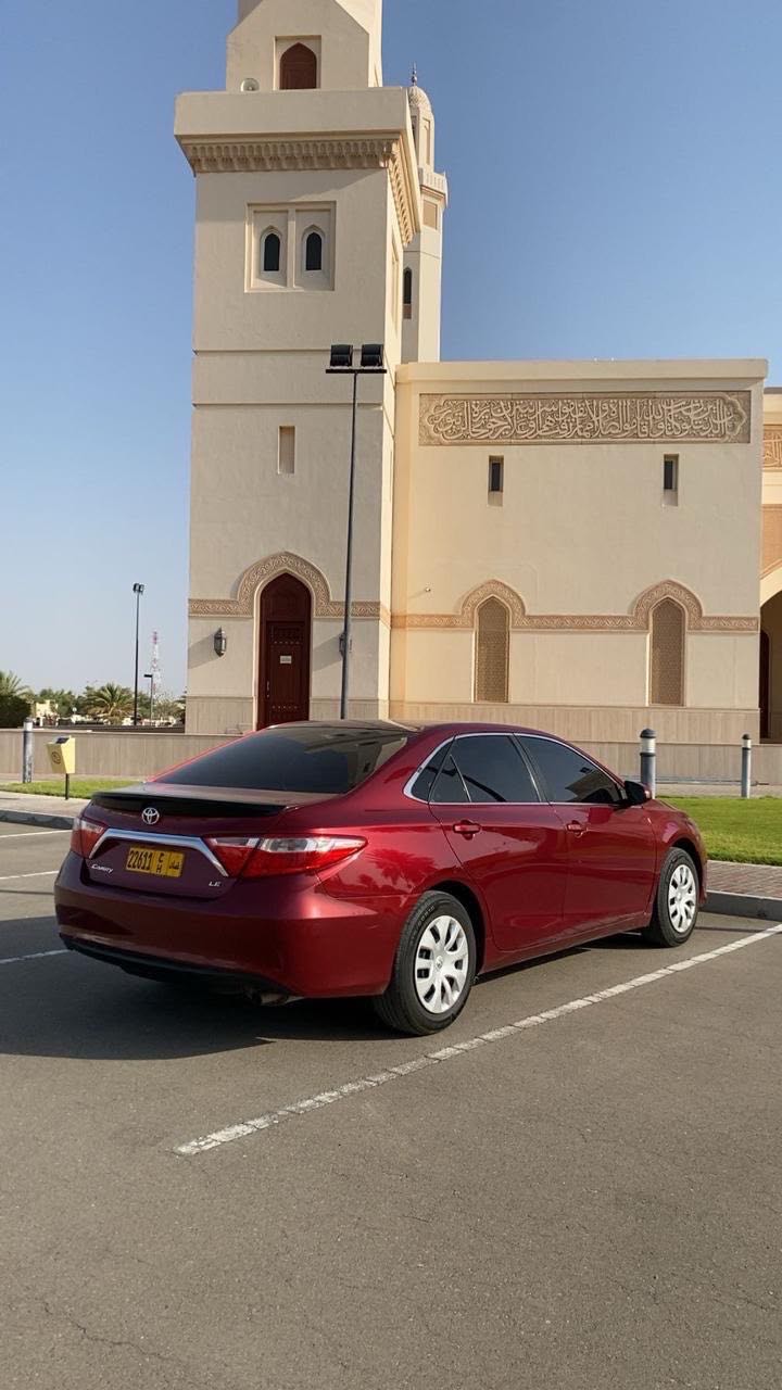 Car Image 2017 TOYOTA CAMRY LE