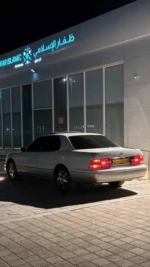 Car Image 1999 LEXUS LS 400