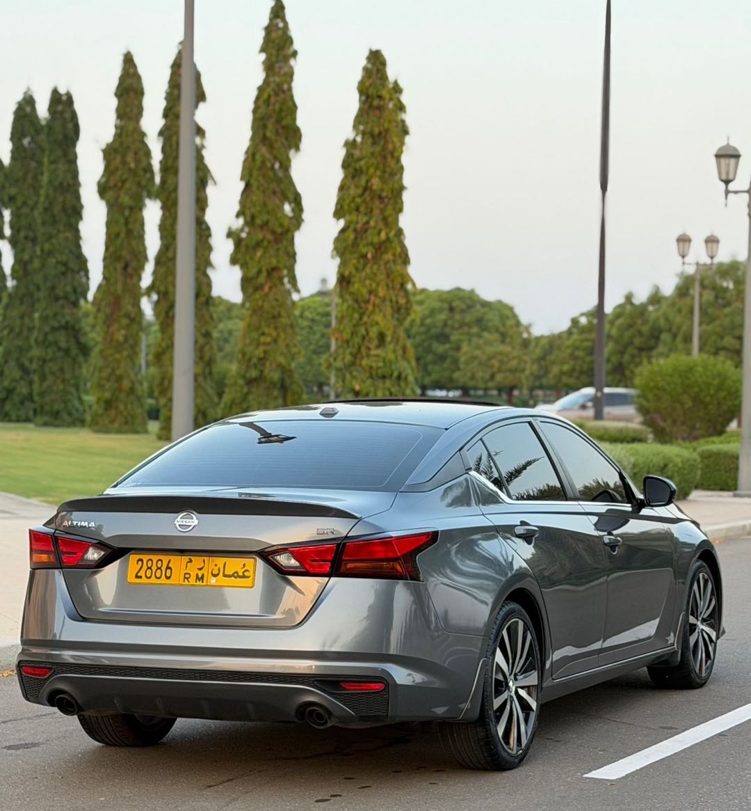Car Image 2019 NISSAN ALTIMA SR