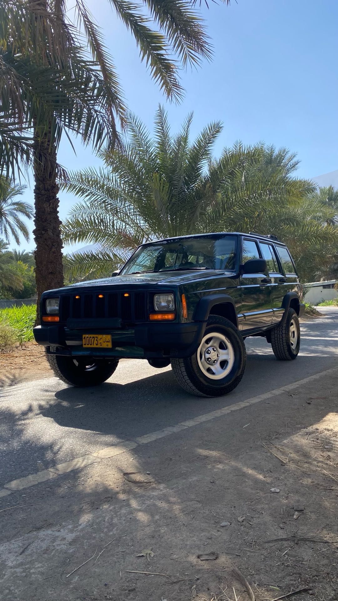Car Image 1999 JEEP CHEROKEE 