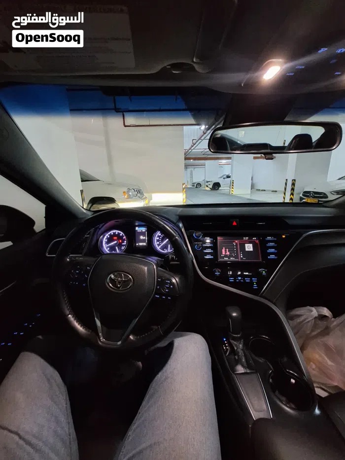 Car Image 2018 TOYOTA CAMRY SE