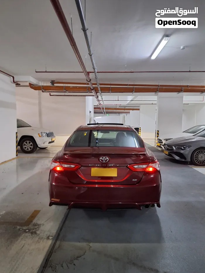 Car Image 2018 TOYOTA CAMRY SE