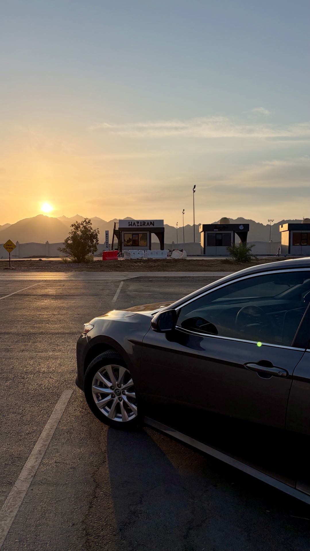 Car Image 2018 TOYOTA CAMRY LE