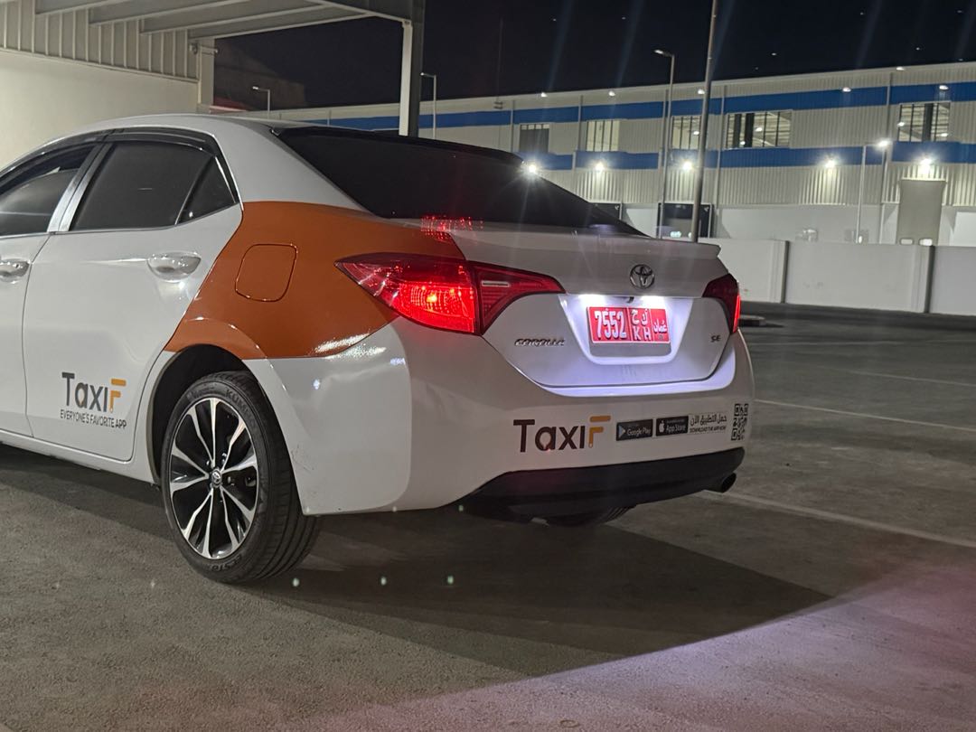 Car Image 2017 TOYOTA COROLLA SE Plus