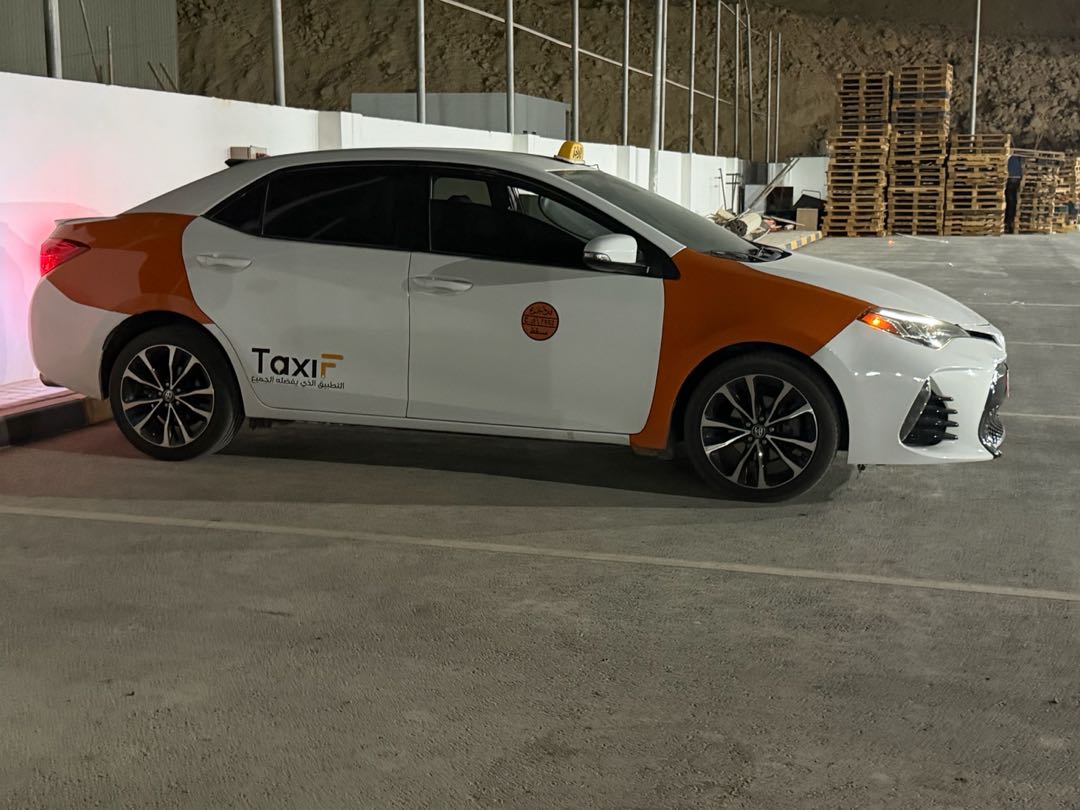 Car Image 2017 TOYOTA COROLLA SE Plus