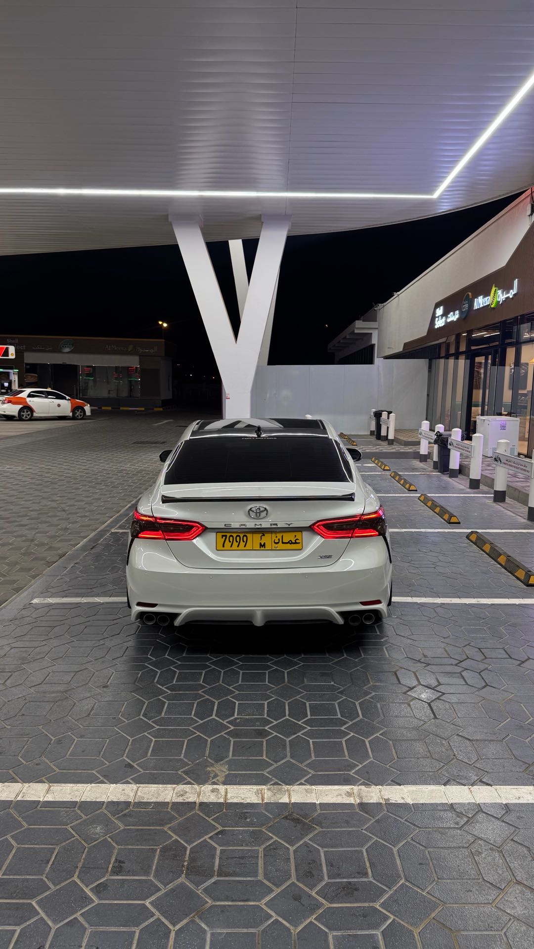 Car Image 2018 TOYOTA CAMRY XSE