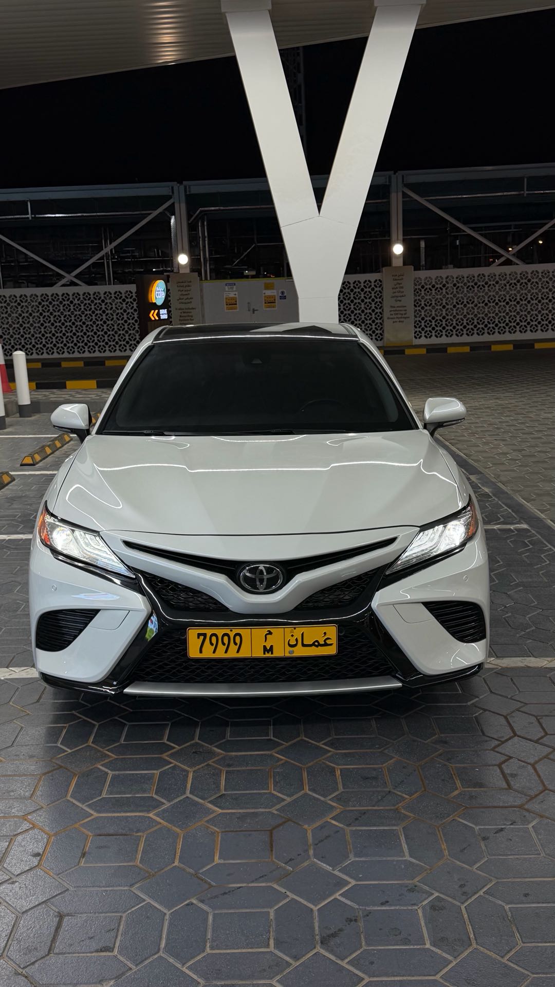 Car Image 2018 TOYOTA CAMRY XSE