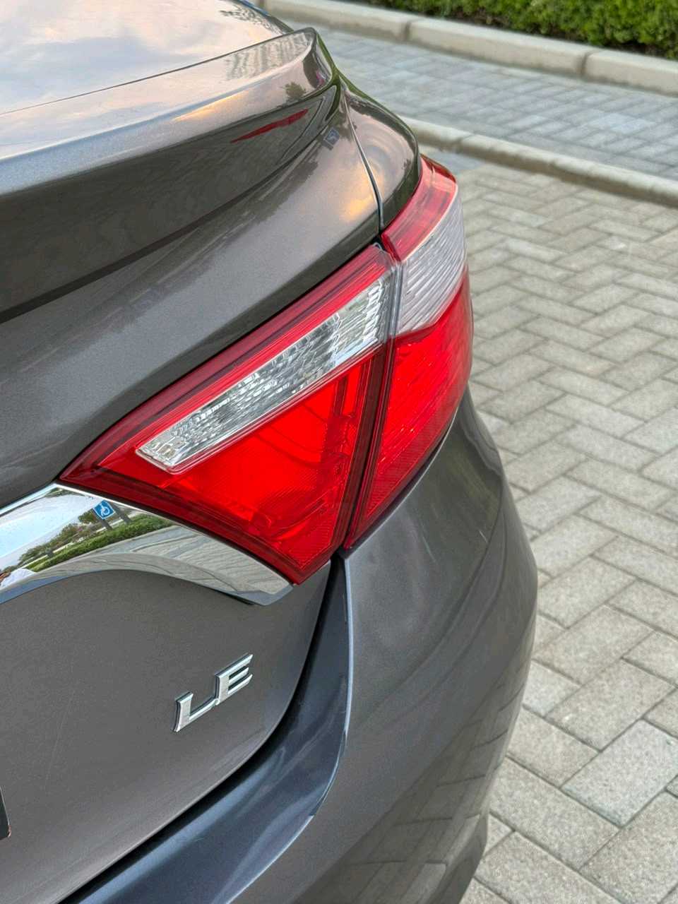 Car Image 2016 TOYOTA CAMRY LE