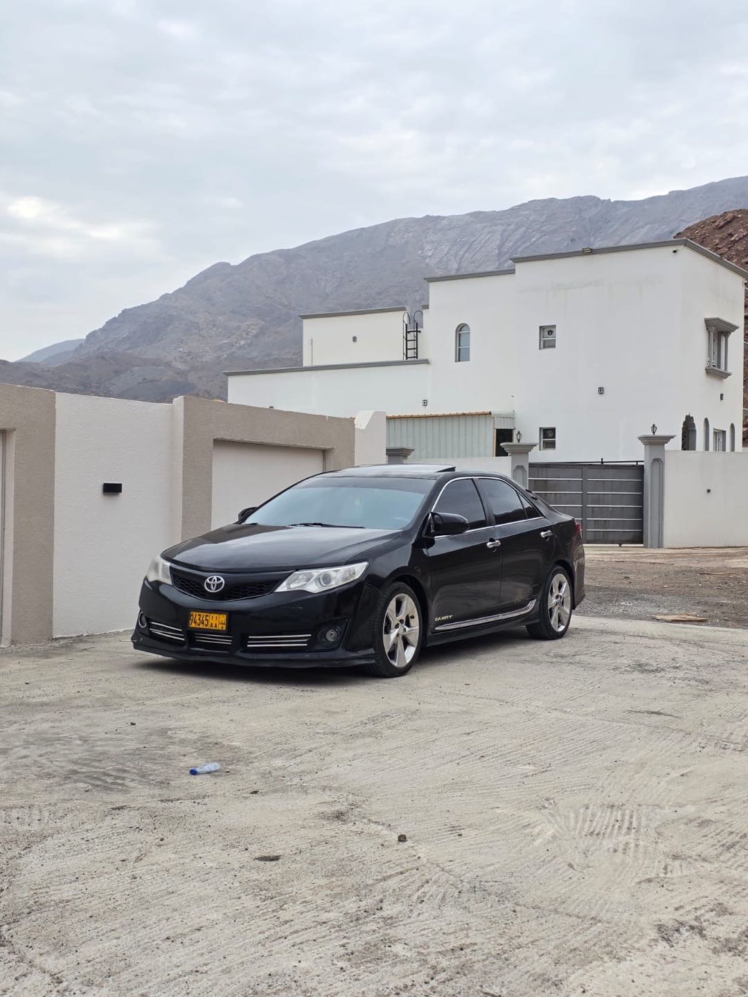 Car Image 2013 TOYOTA CAMRY SE