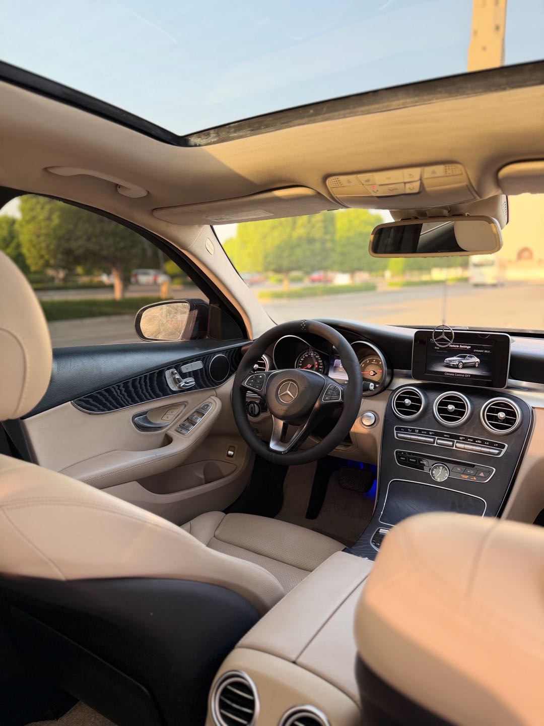 Car Image 2017 MERCEDES C Class 300