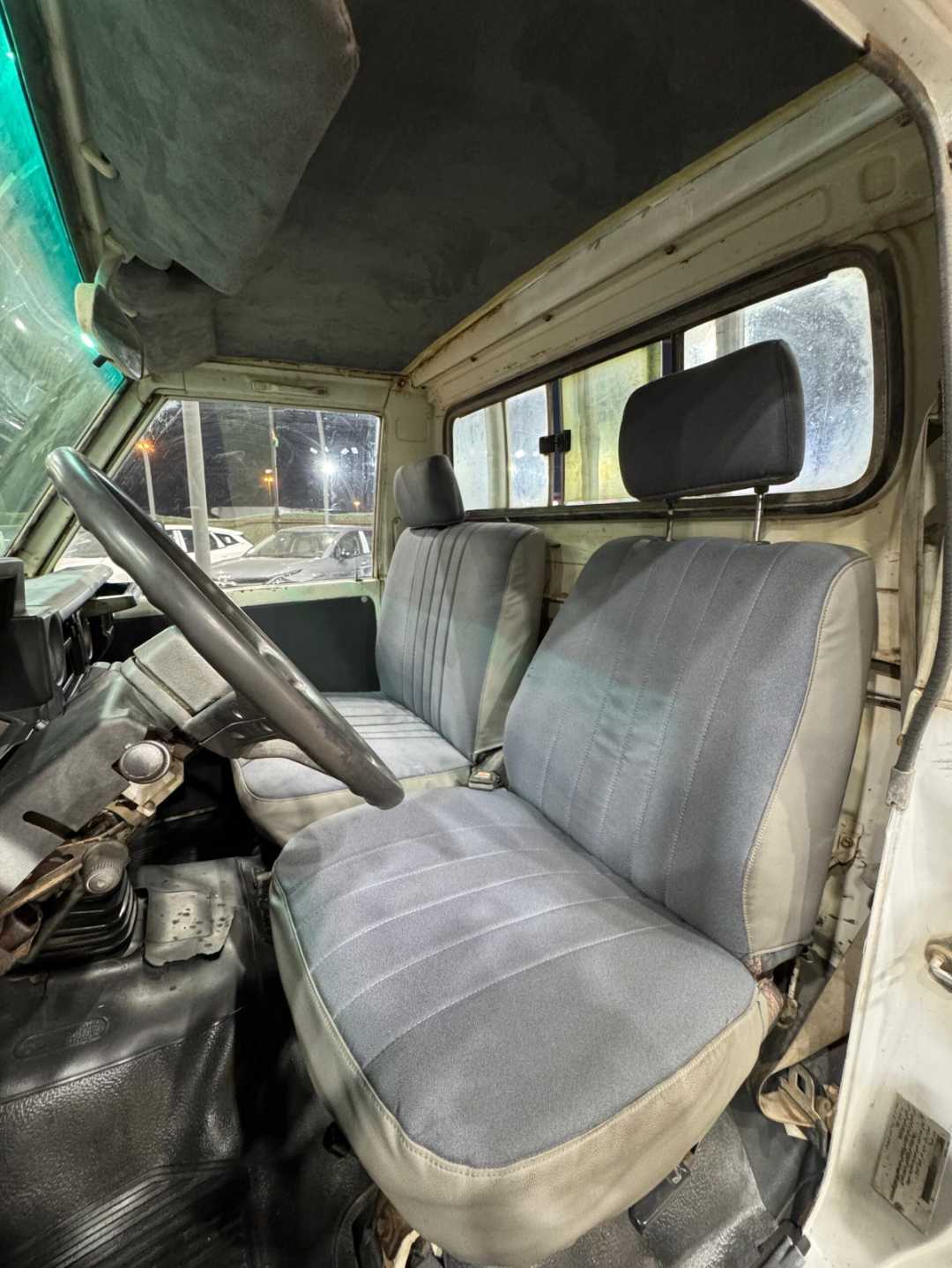 Car Image 1987 TOYOTA LAND CRUISER 