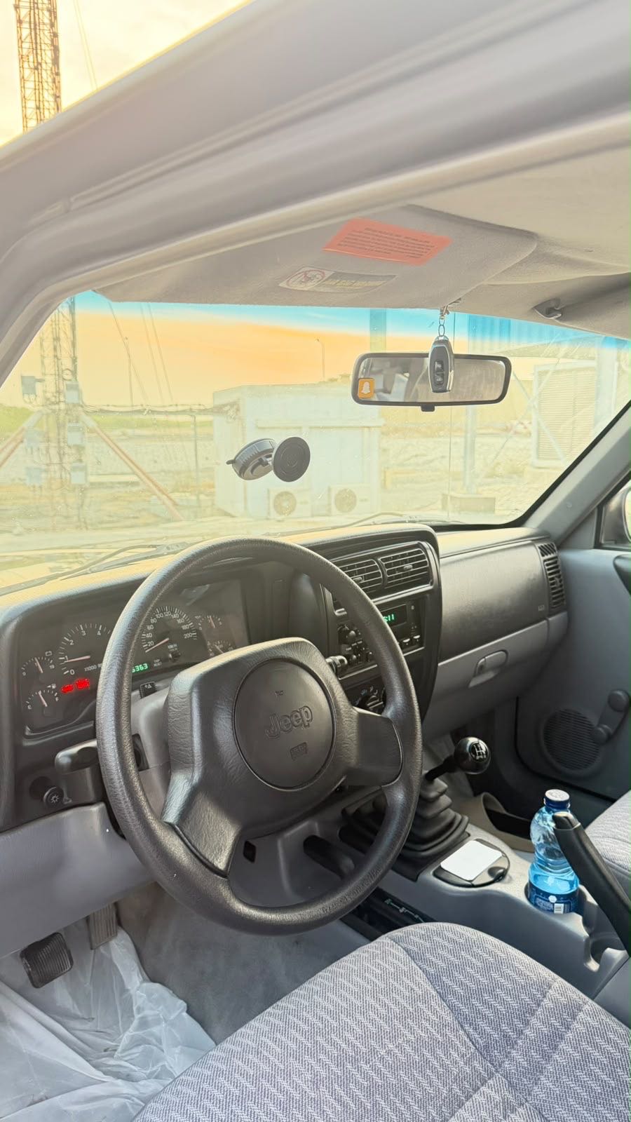 Car Image 1999 JEEP CHEROKEE Sport