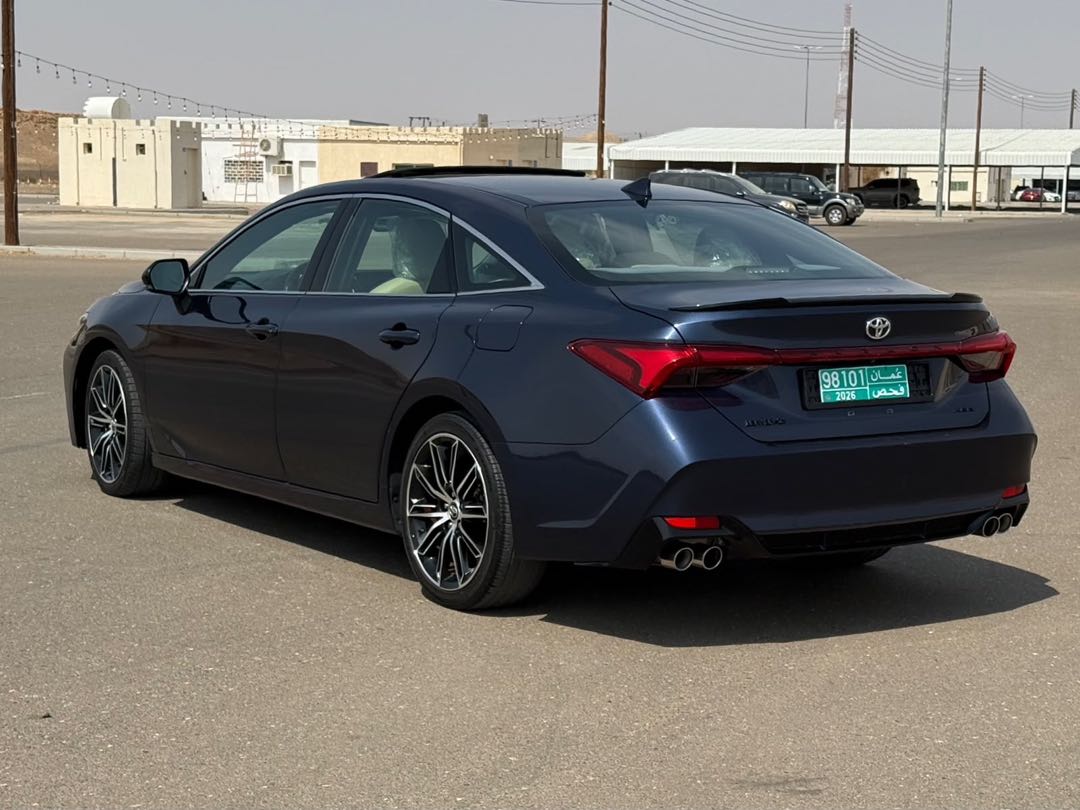 Car Image 2019 TOYOTA AVALON XSE