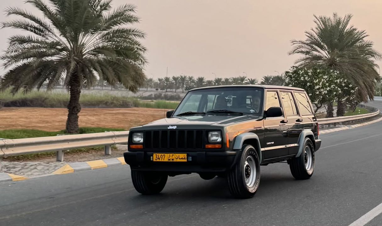 Car Image 1999 JEEP CHEROKEE Sport