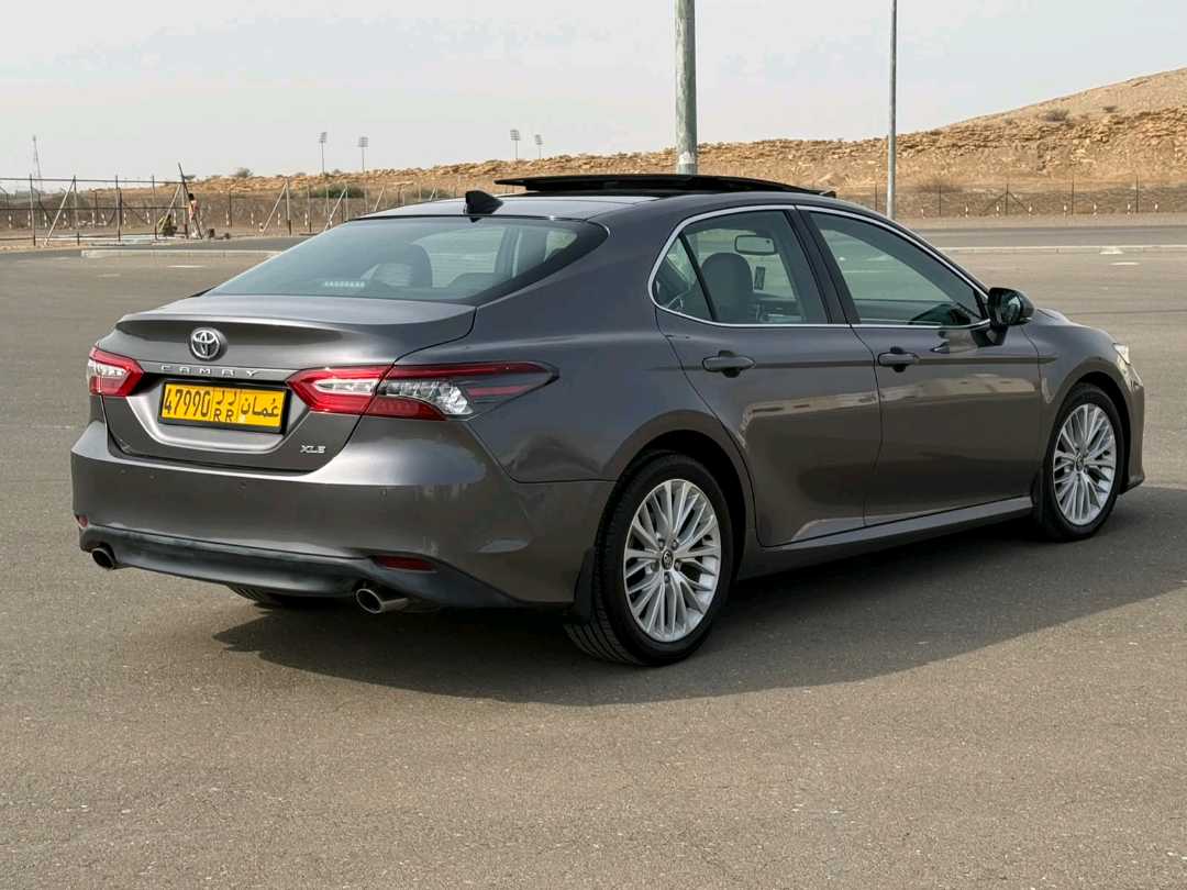 Car Image 2018 TOYOTA CAMRY XLE