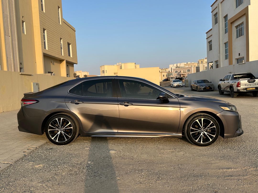 Car Image 2019 TOYOTA CAMRY SE
