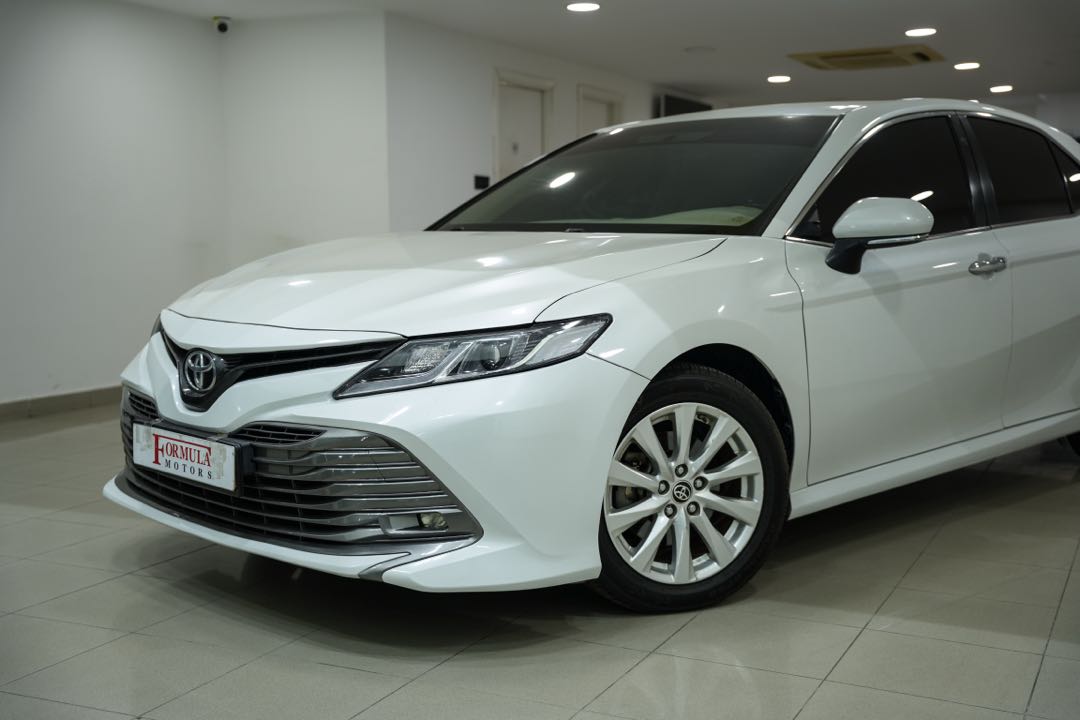 Car Image 2019 TOYOTA CAMRY GLE