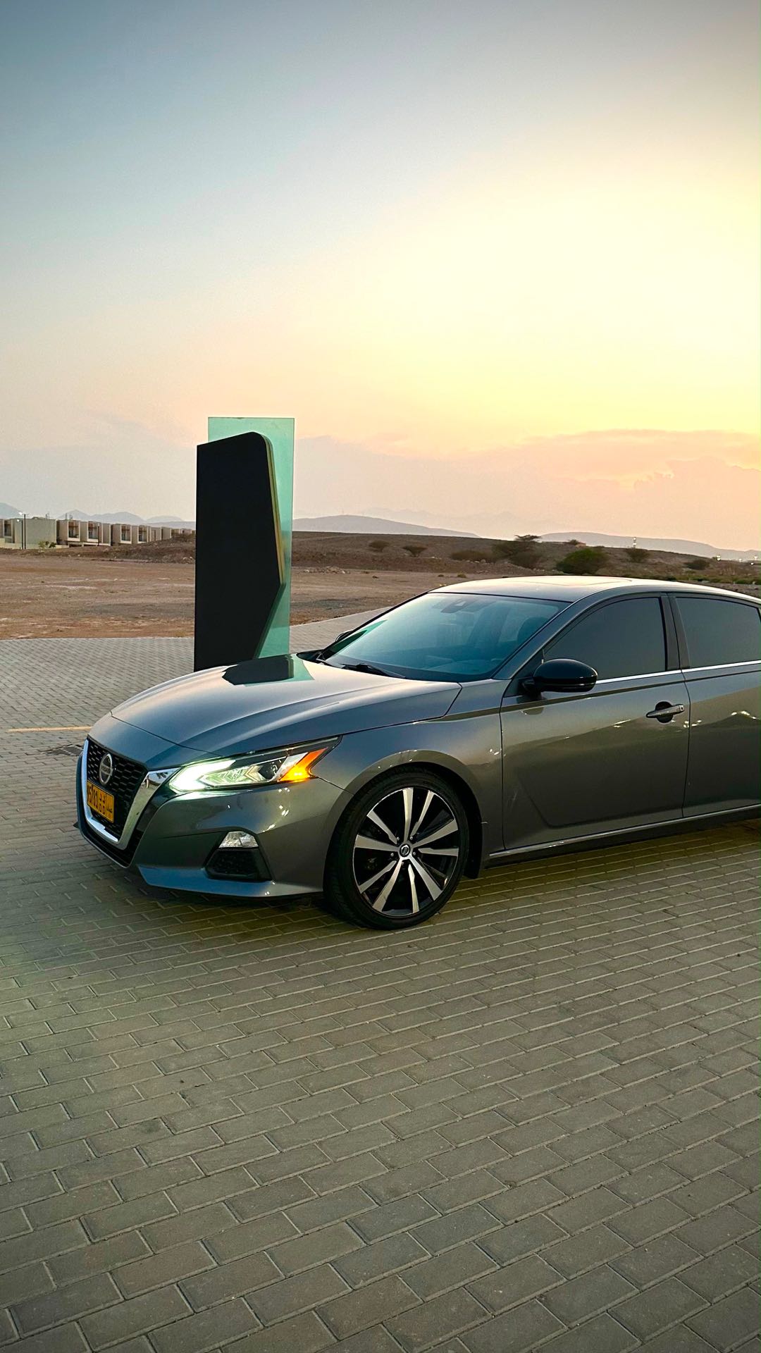 Car Image 2020 NISSAN ALTIMA SR