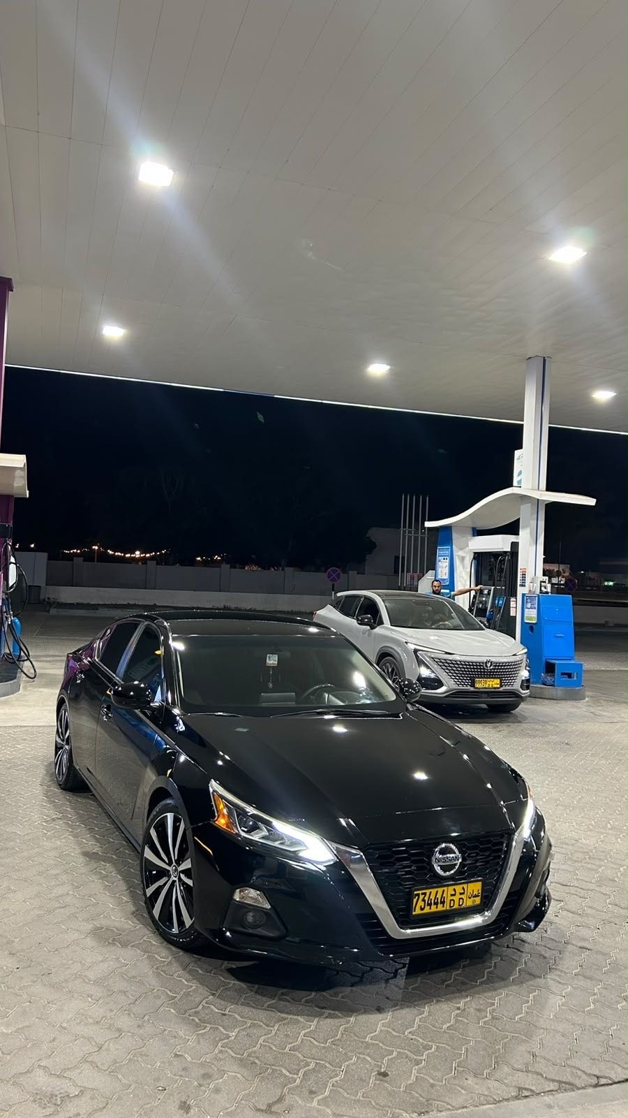 Car Image 2019 NISSAN ALTIMA SR