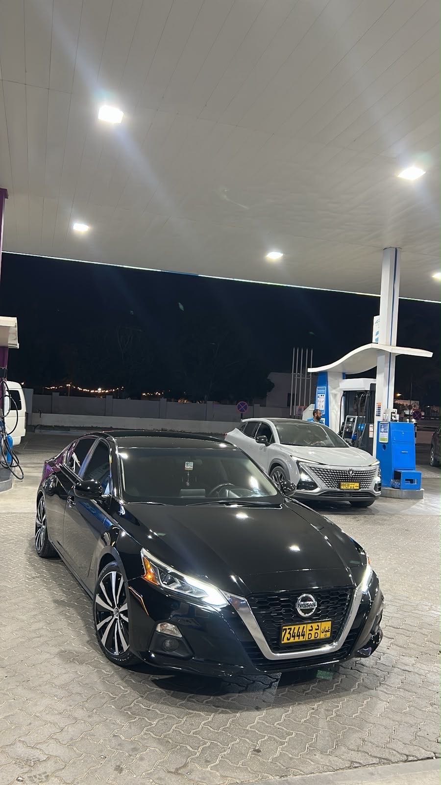 Car Image 2019 NISSAN ALTIMA SR