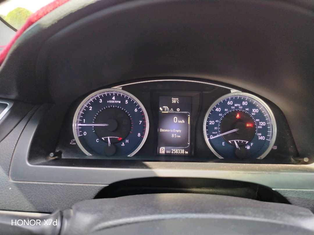 Car Image 2017 TOYOTA CAMRY LE