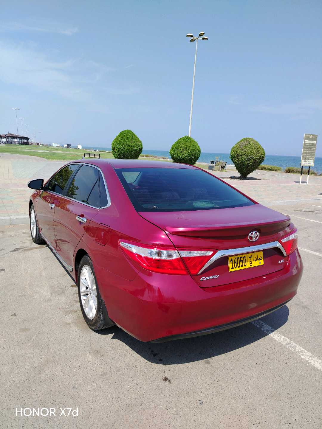 Car Image 2017 TOYOTA CAMRY LE