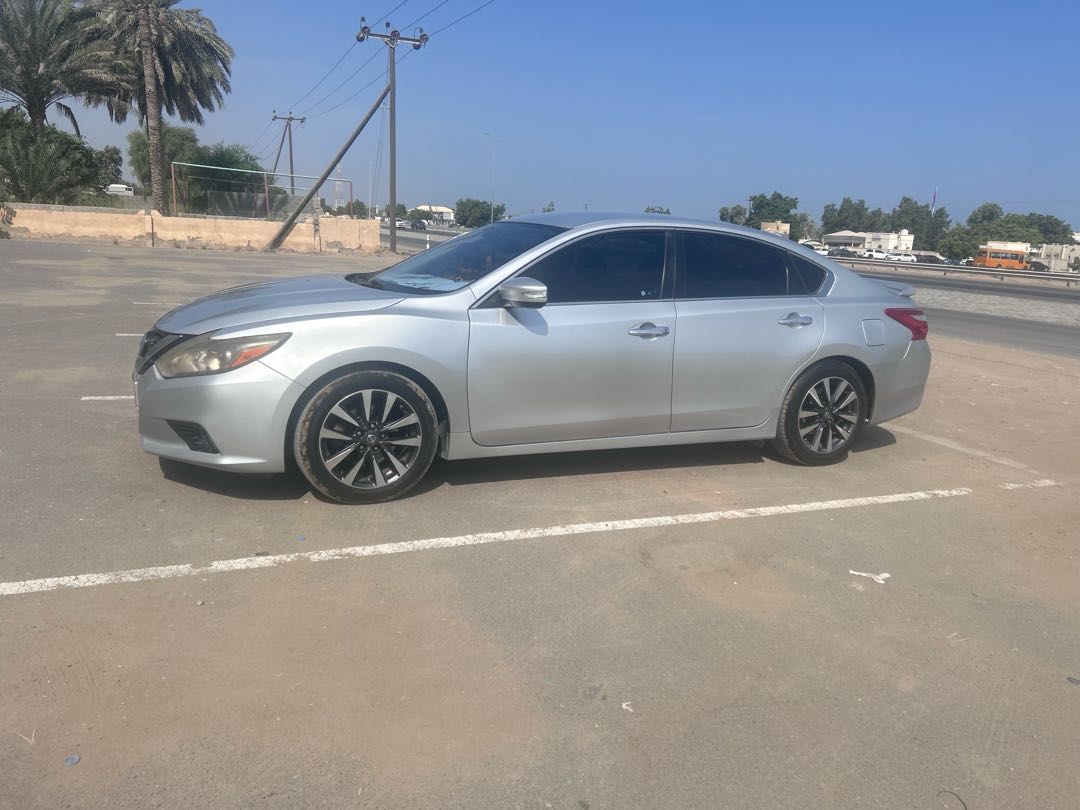 Car Image 2017 NISSAN ALTIMA SL