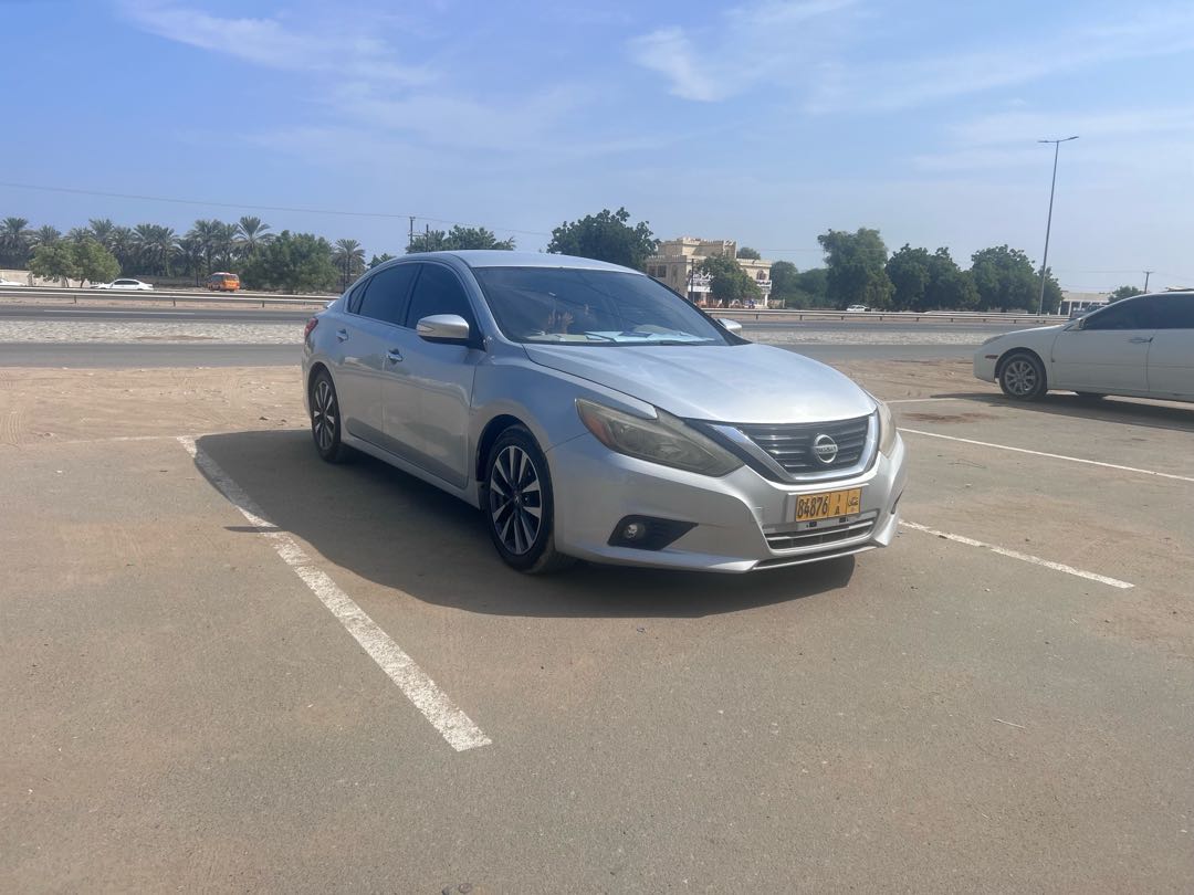 Car Image 2017 NISSAN ALTIMA SL