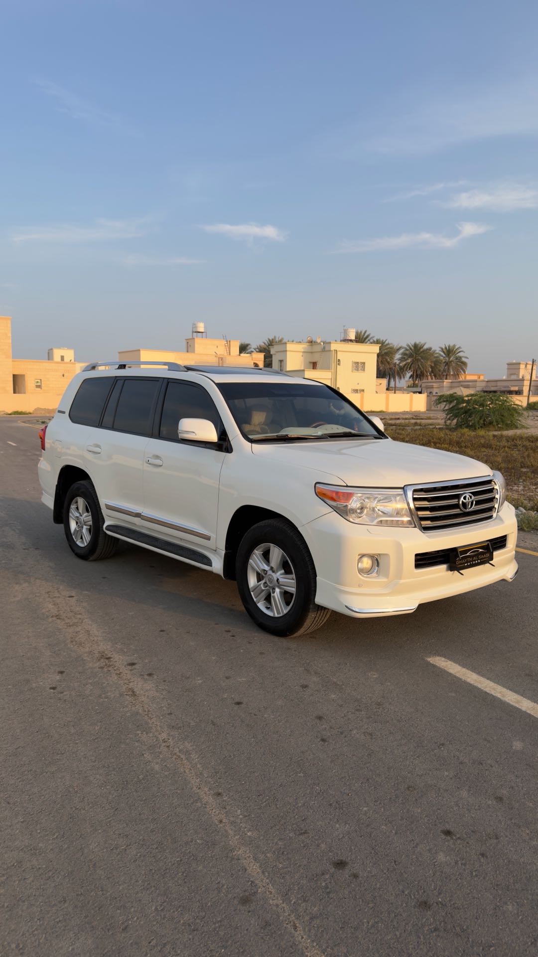 Car Image 2015 TOYOTA LAND CRUISER GX.R